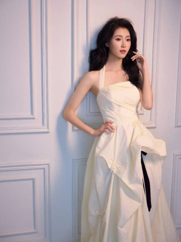 扬摇的选图汪模卡封面图